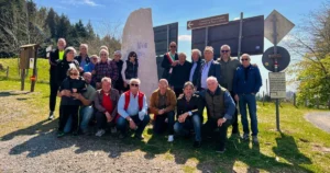 Zeri, inaugurato il monumento a Enzo Monali al Passo del Rastrello - monali, monumento