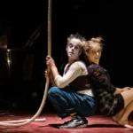 Chapiteau del Teatro nelle Foglie a durante lo spettacolo 'La Dolce Follia', con artisti in scena