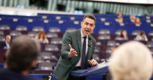 Futuro Nazionale di Vannacci è un partito neofascista? – Immagine dell'articolo Roberto Vannacci al parlamento europeo