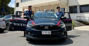 Carabinieri in servizio a Santo Stefano di Magra, pattuglia in strada