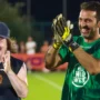 Zucchero Fornaciari e Gianluigi Buffon con la maglia della Lunisiana Soul durante la Partita del Cuore a Pontremoli