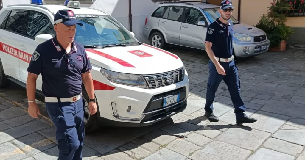 Fivizzano: denunciato per occupazione abusiva di un edificio Agenti della Polizia Locale di Fivizzano durante un controllo